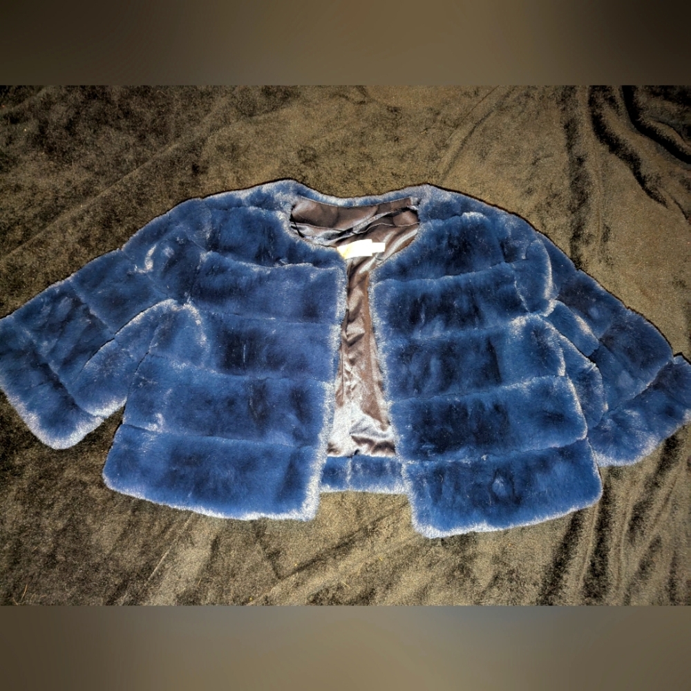 Eliza J Cropped Faux Fur In Navy